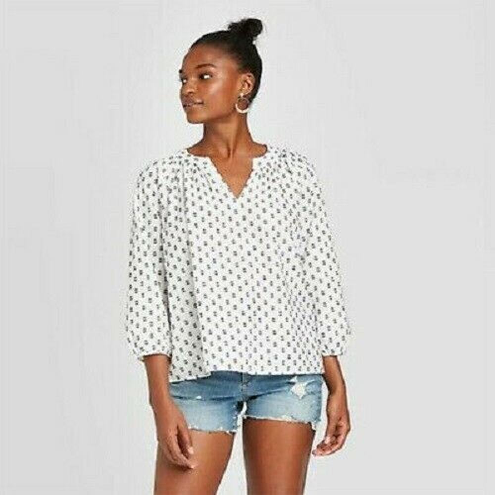 Universal Thread Good Co. Women’s 3/4 Sleeve V-Neck Tunic Blouse - Size M